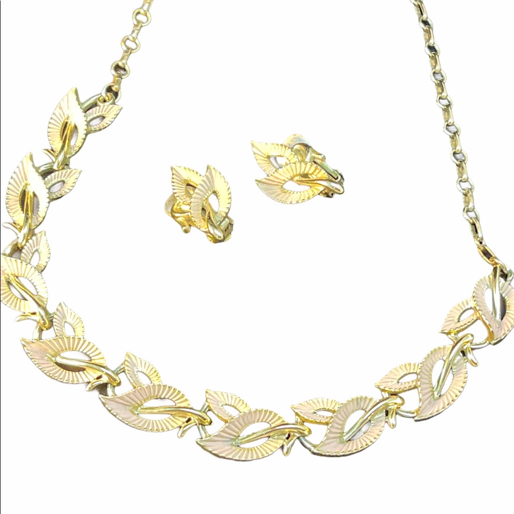 Vintage Coro c1970s Necklace & clip on set